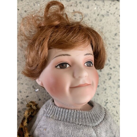 VTG 1991 Reco McClelland Doll-JOHNNY THE STRONGMAN Childrens Circus-Porcelain - Picture 7 of 8